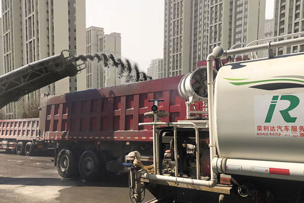 挖掘機(jī)租賃要考慮期限、費(fèi)用等事項(xiàng)